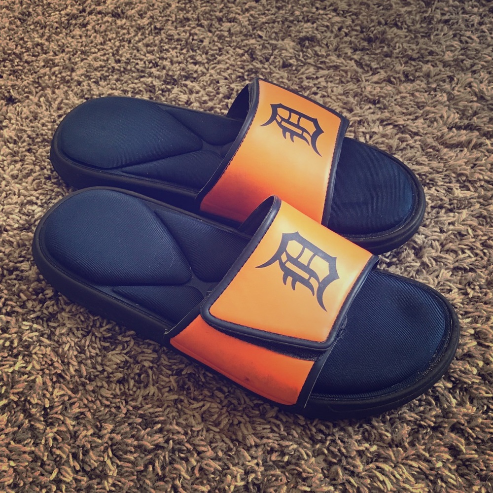 Tigers sandles